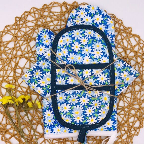 Handmade Potholder, Mitt, Finger Hotpad Set, Gift  Set, Blue Daisy Print - Picture 3 of 11